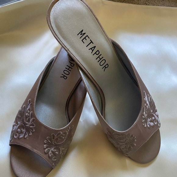 Metaphor Shoes Size 9 Mule Shoes By Metaphor Excellent Shape Poshmark
